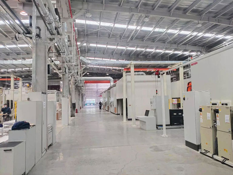 濟(jì)南某重型汽車(chē)企業(yè)焊接房焊接機(jī)器人除煙除塵