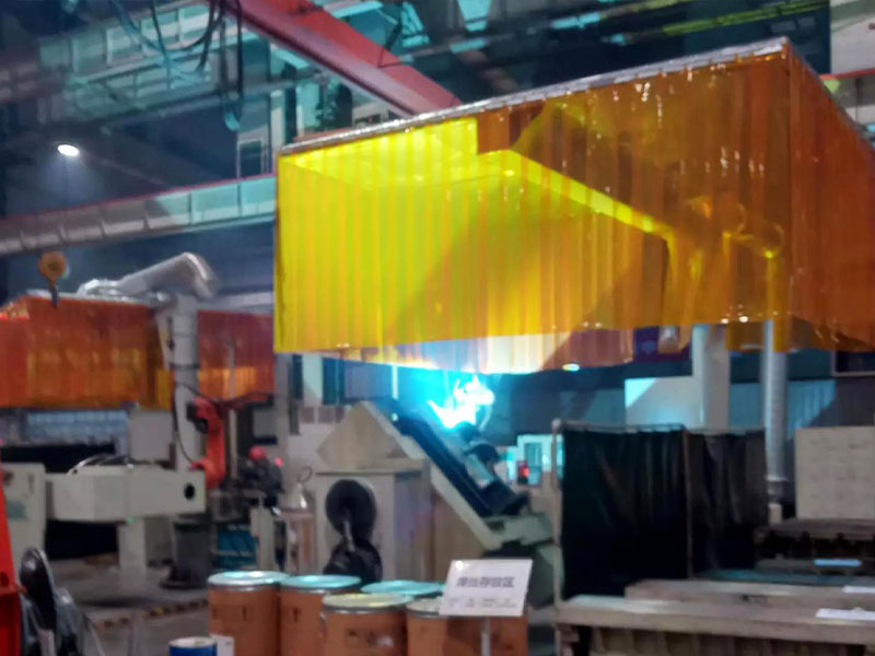 青島某裝載機(jī)企業(yè)焊接機(jī)器人除塵